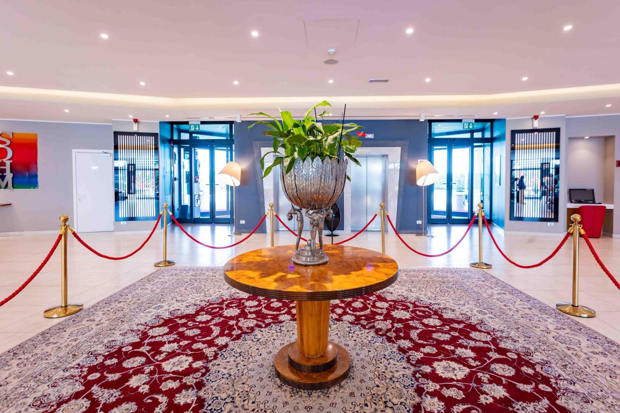 Отель Ibis Styles Milano Est Сеттала Экстерьер фото