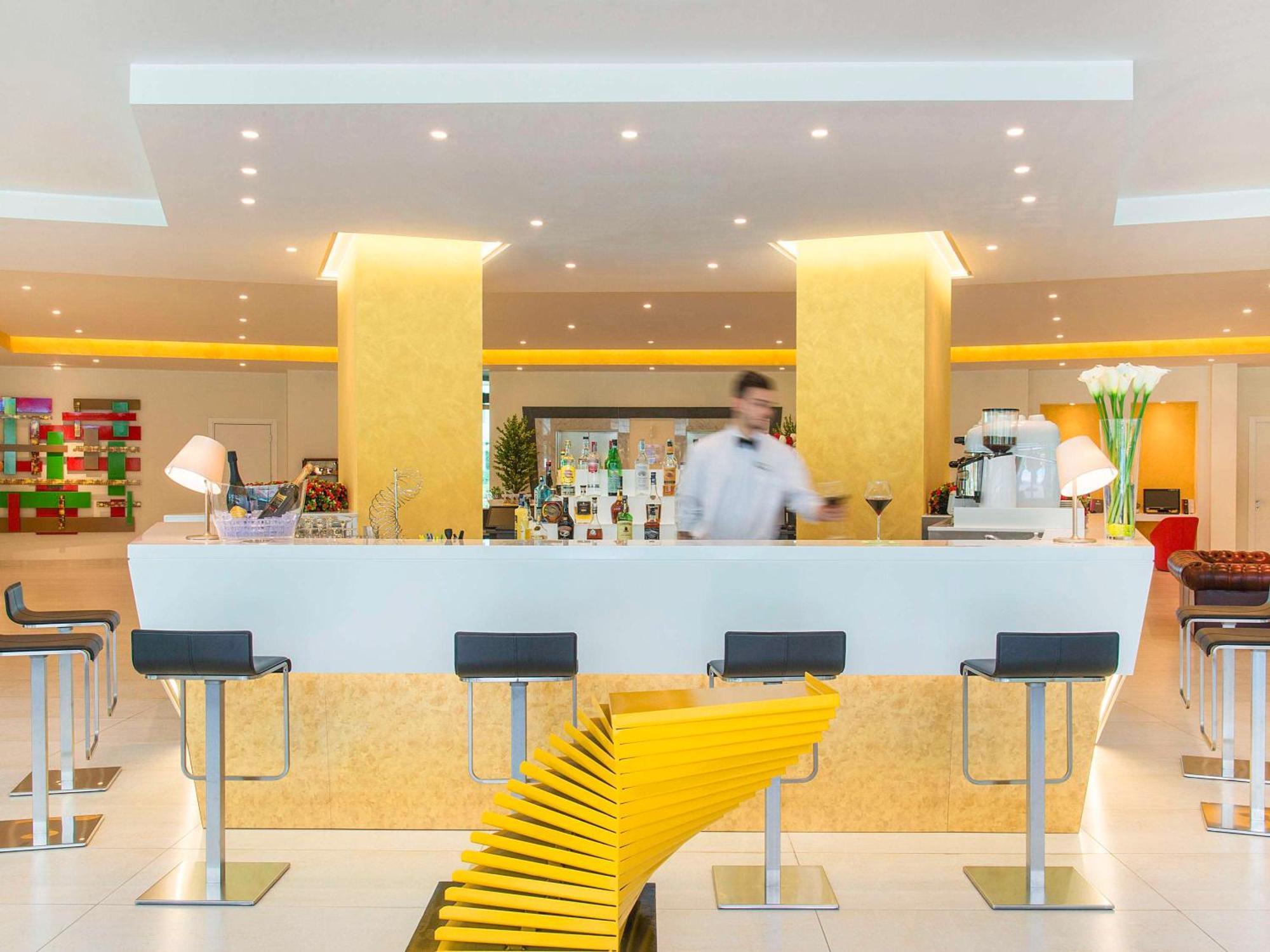 Отель Ibis Styles Milano Est Сеттала Экстерьер фото