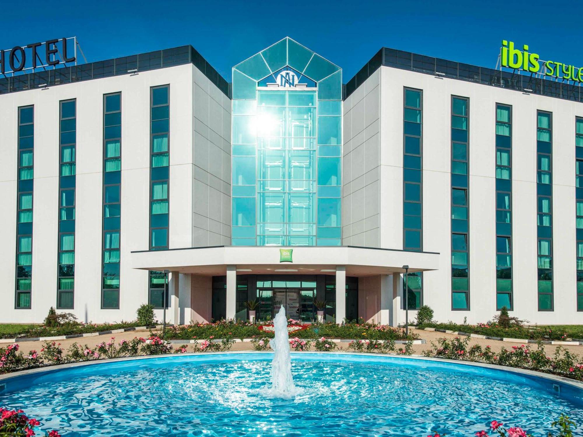Отель Ibis Styles Milano Est Сеттала Экстерьер фото